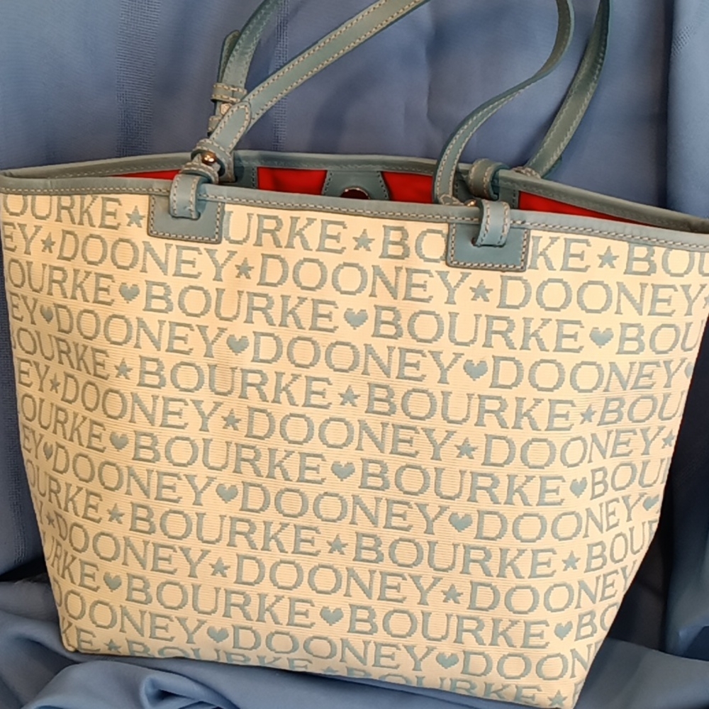 RARE  DOONEY & BOURKE TOTE BAG